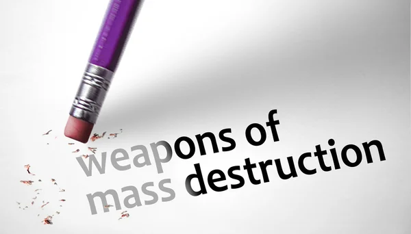 Ластик, удаляющий концепцию Оружие массового уничтожения — стоковое фото