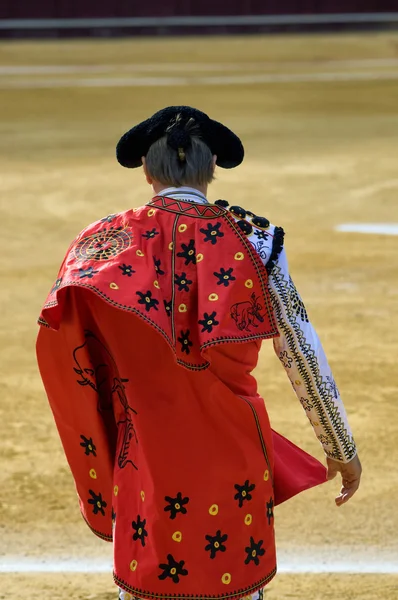 Stierenvechter invoeren van de Plaza de Toros — Stockfoto