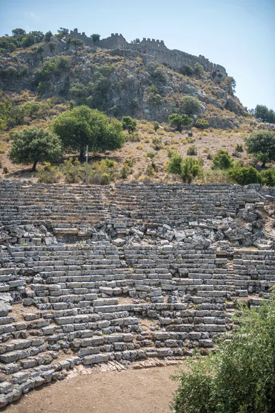 Vista de las ruinas del anfiteatro en la antigua ciudad de Kaunos (Turquía ) — Foto de Stock