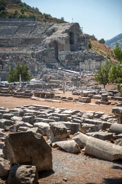 Ephesus, truthahn - aug 01: besucher in curetes straße am august 0 — Stockfoto