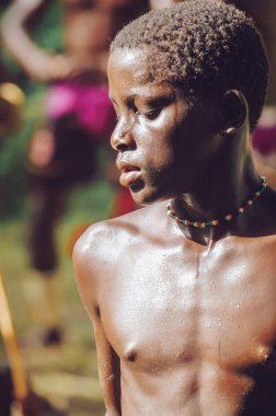 Senegal - 19 Eylül: Erkek, kadın ve çocukları geleneksel s
