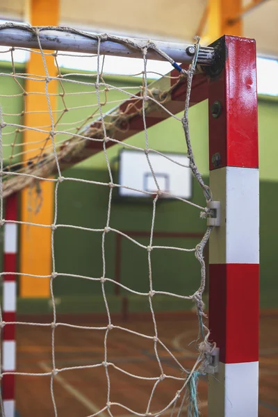 Futbol ve hentbol Bahçesi. Kapı net