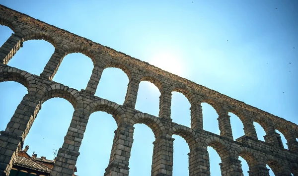 Den berömda antika akvedukten i segovia, Spanien — Stockfoto