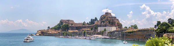 Panorámás kilátás nyílik a thr régi erőd-a város Korfu, Görögország — Stock Fotó