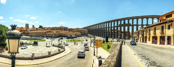 Panoramisch uitzicht op de beroemde oude aquaduct in Segovia, Spanje — Stockfoto