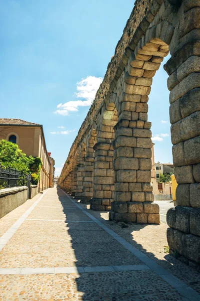 De beroemde oude aquaduct in segovia, Spanje — Stockfoto