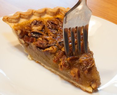 Çatal cevizli turta gidiyor