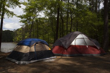 Lakeside kamp yeri