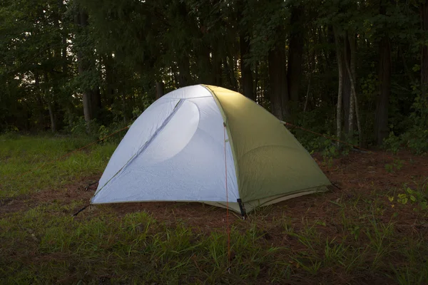 Camping como cae la oscuridad —  Fotos de Stock