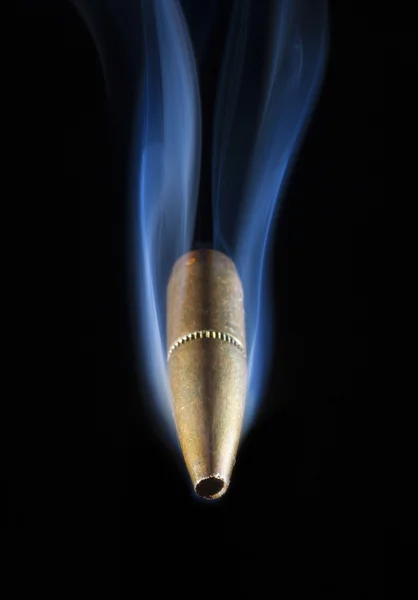 Příchozí bullet s kouřem — Stock fotografie