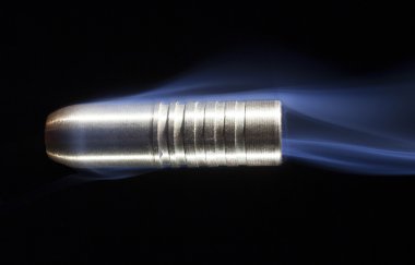 Büyük kurşun ve duman