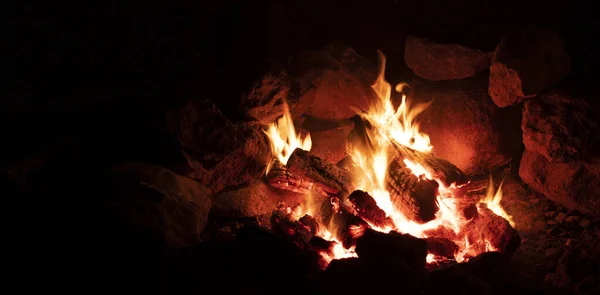 Horizontal Campfire Burning Hot Room Text Left — Stock Photo, Image