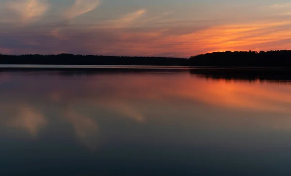 Sole Che Tramonta Dietro Gli Alberi Lago Jordan North Carolina — Foto Stock