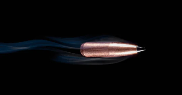 Cobre Banhado Bala Com Fumaça Direita Fundo Preto — Fotografia de Stock