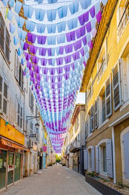 22 Eylül 2025 tarihinde Fransa 'nın Drome departmanındaki Montelimar şehrinin tarihi merkezinin mimarisi