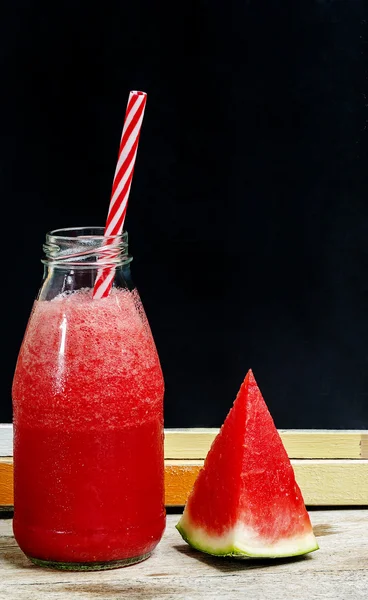 Botella de jugo de sandía — Foto de Stock