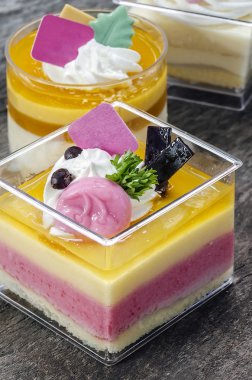 güzel mousse kek fincan 