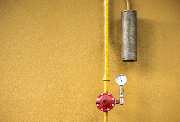 Gasoducto con medidor de presión — Foto de Stock