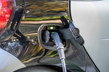 Terni, İtalya Kasım 06 2020: Elektrikli araba şarj sistemi