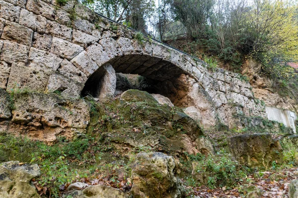 Starożytny Ponte Del Toro Wzdłuż Czarnej Rzeki Terni Położonej Marmurowym — Zdjęcie stockowe