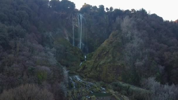 Ripresa aerea della cascata delle marmore — Video Stock