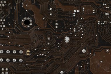 Lehim izi olan bir anakartın ayrıntıları.