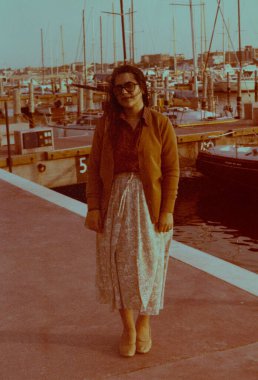 cervia, İtalya 10 Haziran 1980: 80 'lerden kalma Cervia' nın deniz bölgesinde bir çocuk