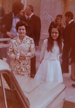 Terni, İtalya 10 Eylül 1970: 70 'lerde kilisede iletişim kuran erkek çocukların portresi