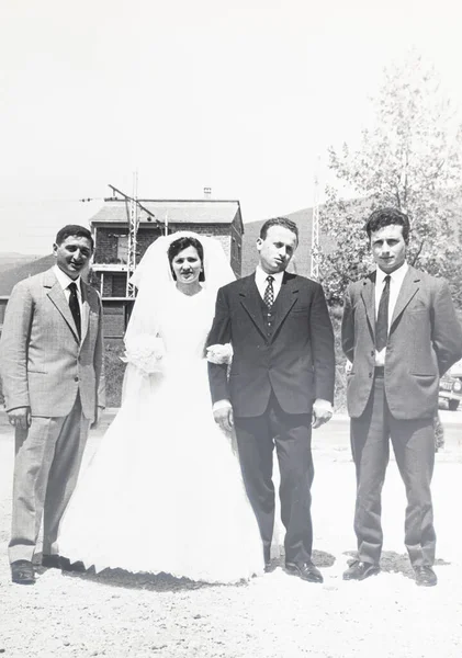 1960年5月15日 意大利 马萨诸塞州 1960年代婚礼的肖像 — 图库照片