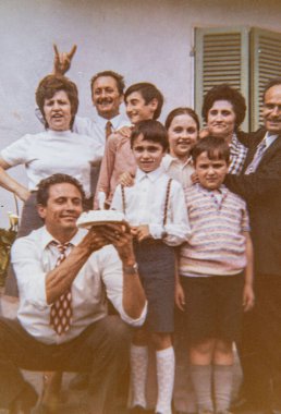 Terni, İtalya 10 Mayıs 1960: 60 'larda aile portresi