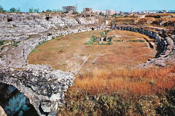 Siracusa Włochy Czerwiec 1970 Panorama Syrakuz Rzymskiego Amfiteatru Latach — Zdjęcie stockowe