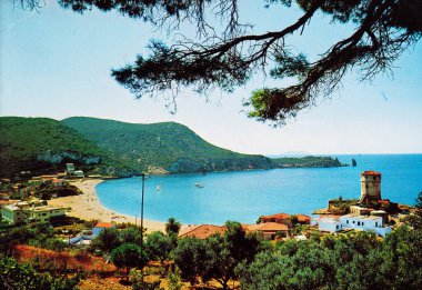 Giglio Adası, İtalya 29 Haziran 1970: 70 'lerden kalma Giglio adası ve deniz manzarası
