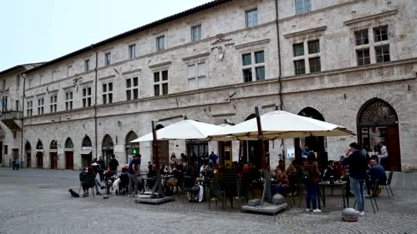 Square Matteotti in the center of perugia — стокове відео