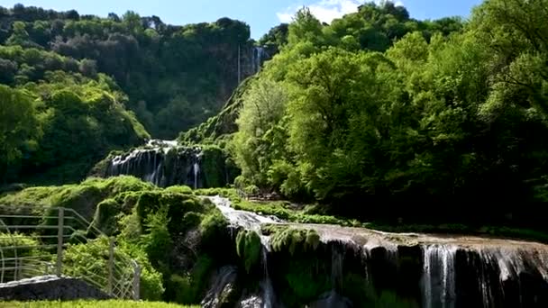 Marmorwasserfall Der Provinz Terni Eingetaucht Das Grün Des Mais — Stockvideo