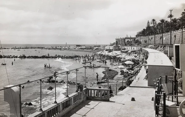 Liguria Itália Junho 1960 Praia Sanremo Riviera Dei Fiori Década — Fotografia de Stock