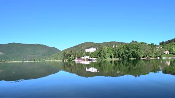 Lago Piediluco Con Isla Central Lugar Turístico Marmore Provincia Terni — Vídeo de stock