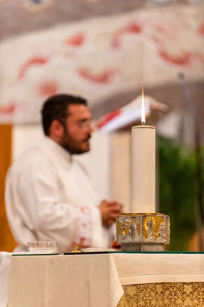 Terni Italie Mai 2021 Prêtres Lors Messe Dans Église Sacro — Photo