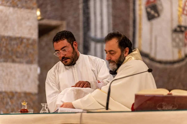 Terni Italie Mai 2021 Prêtres Lors Messe Dans Église Sacro — Photo