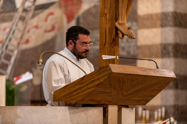 Terni Italie Mai 2021 Prêtres Lors Messe Dans Église Sacro — Photo