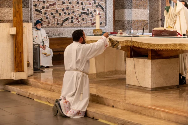 Terni Italie Mai 2021 Prêtres Lors Messe Dans Église Sacro — Photo