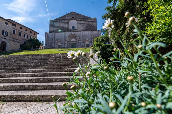 Todi Igreja San Fortunato Apenas Dentro Cidade Todi Verão — Fotografia de Stock