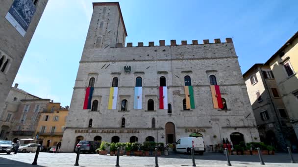 Todi Italien Juni 2021 Todi Bank Palast Auf Der Piazza — Stockvideo