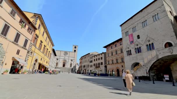 Todi Italy Június 2021 Todi Időeltolódás Város Központjában Lévő Néptéren — Stock videók