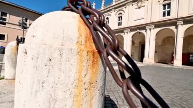 Şehrin tarihi bölgesinde Terni Kilisesi 'nin katedrali.