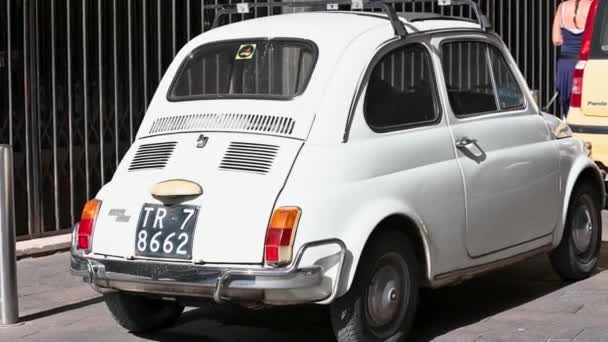 Terni Itália Junho 2021 Fiat 500 Carro Vintage Marca Italiana — Vídeo de Stock