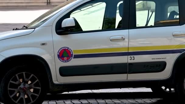 Terni Italy Juni 2021 Civilskyddsbil För Stadsräddning — Stockvideo