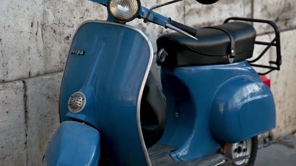 Terni Italy 2021 Június Piaggio Vespa Vintage Kerékpáros Motor Fogaskerekekkel — Stock videók