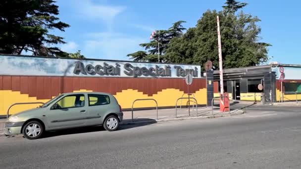 Passagens de nível de siderurgia terni para passagem de mercadorias — Vídeo de Stock