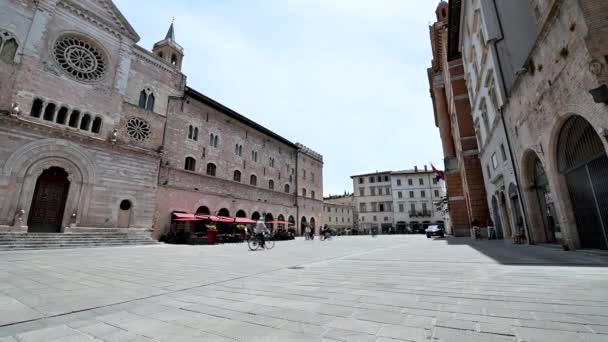 Platz der Republik im Zentrum der Stadt foligno — Stockvideo