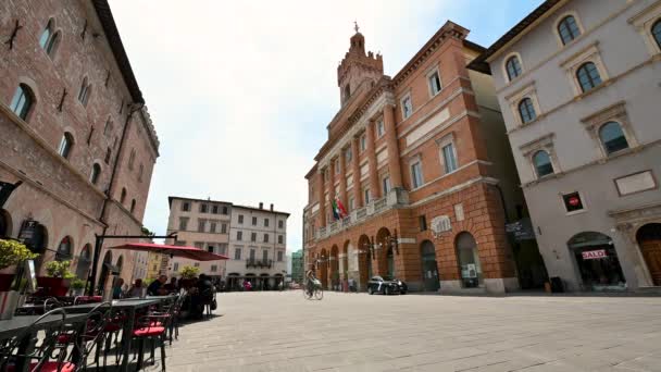 Praça da república no centro da cidade de foligno — Vídeo de Stock